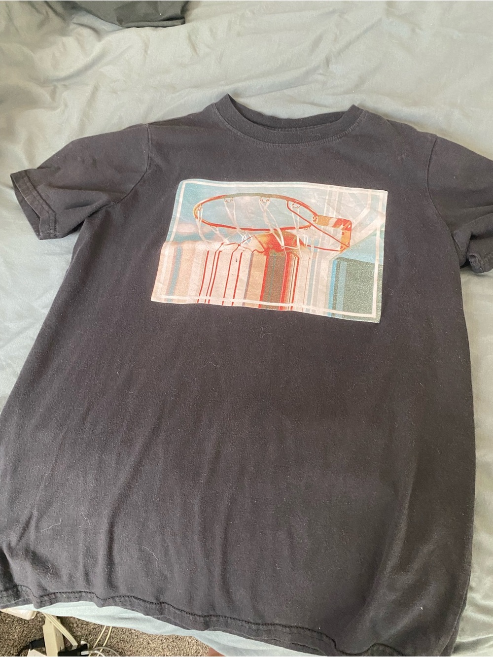 Xersion Black Short Sleeve Tee with Basketball Hoop Graphic